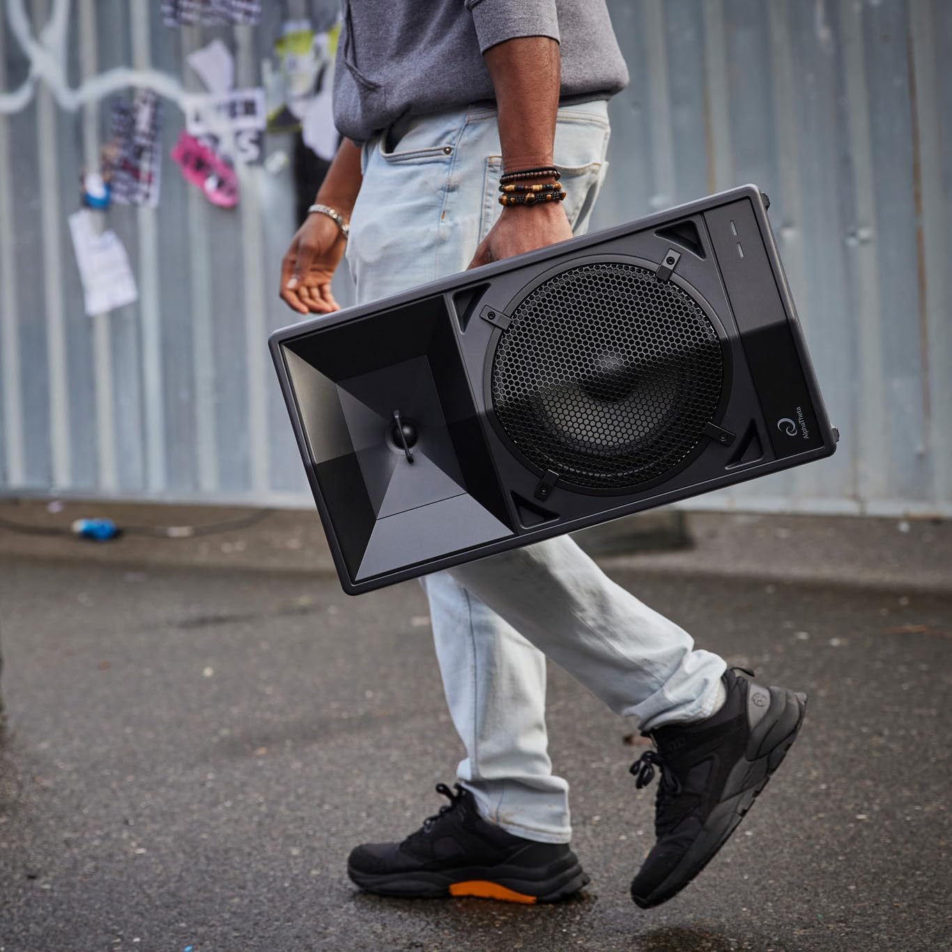 AlphaTheta Wave-Eight Portable Battery DJ Speaker, SonicLink, Black | For mobile DJs and performers, portable battery party speaker, SonicLink wireless, 8-inch driver, IPX4 waterproof, expandable