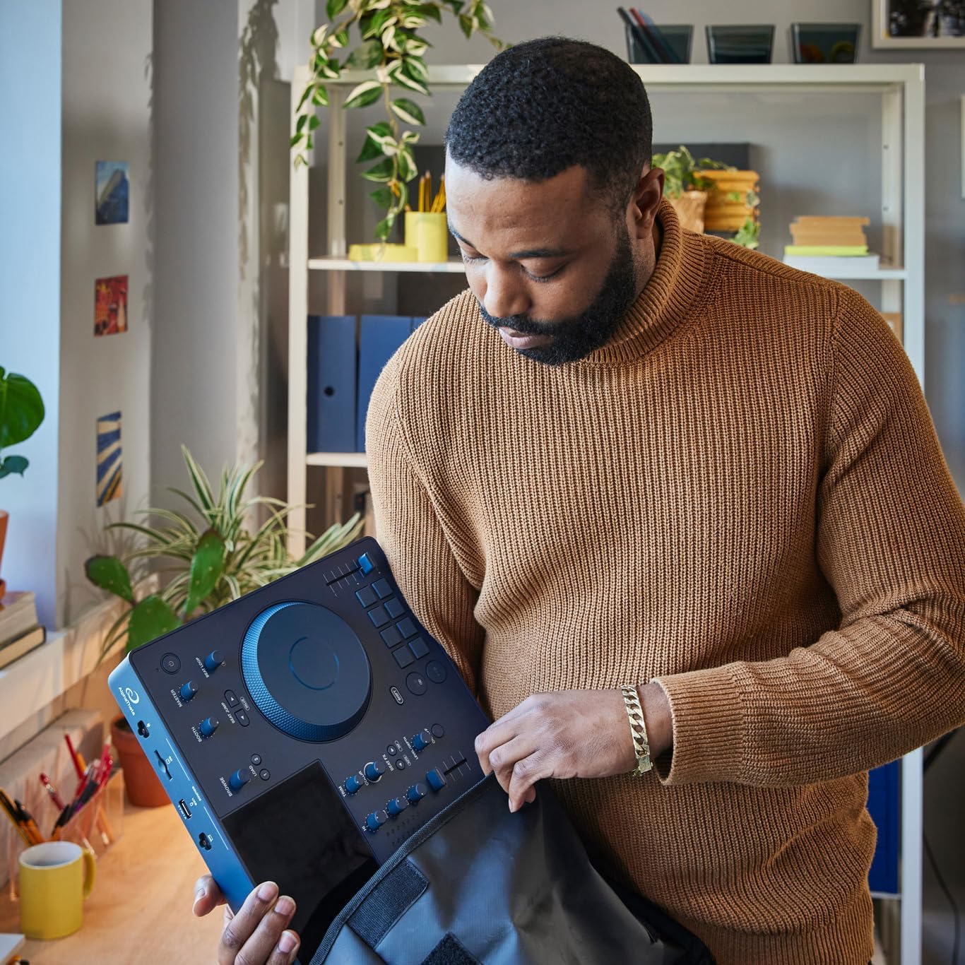 AlphaTheta OMNIS-Duo Portable All-in-One DJ System, Battery, Indigo